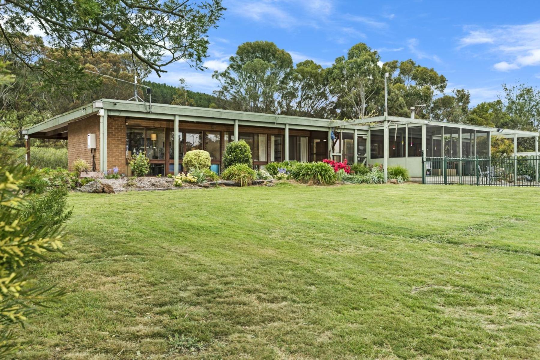 Gisborne Peak Winery Short Term Stays Exterior photo
